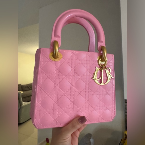 Designer bag vase - Picture 2 of 6